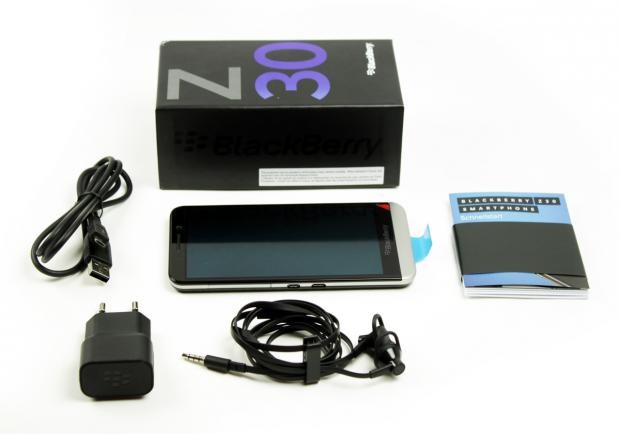 16-blackberry-z30-unboxing-11-am.jpg