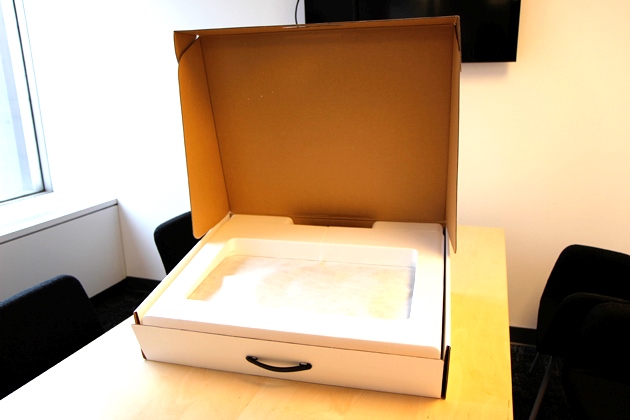 306555-imac-box-opening.jpg