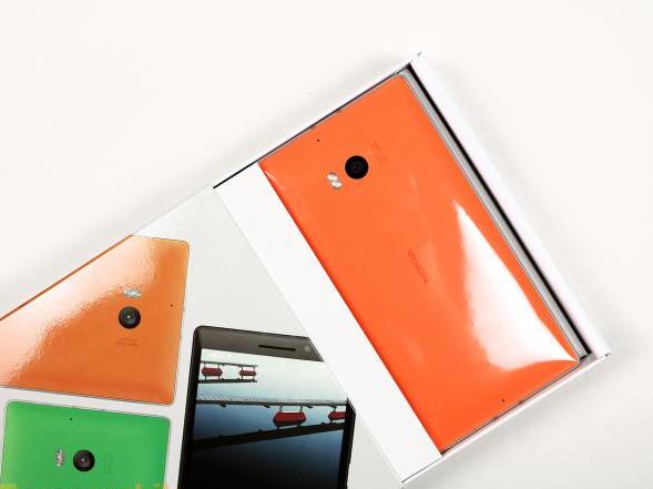 51-nokia-lumia-930-unboxing-04.jpg