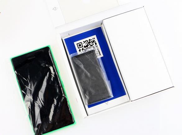 61-nokia-lumia-735-unboxing-05.jpg