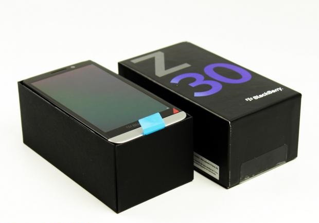 98-blackberry-z30-unboxing-02-am.jpg