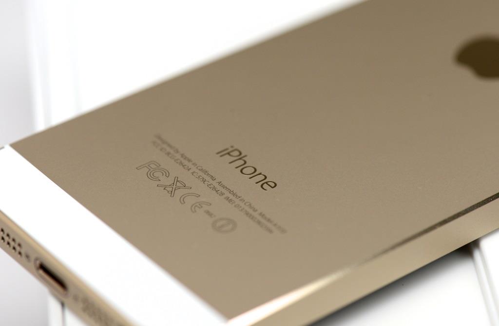 gold-iphone-5s-in-stock.jpg