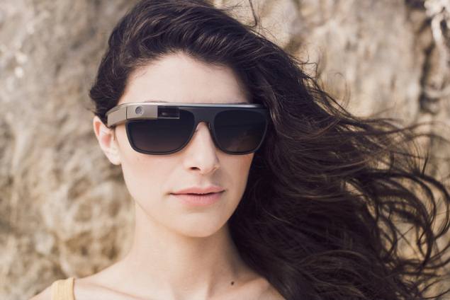 google-glass-ray-ban-oakley-luxotica.jpg