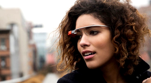 google-glass-woman-header-640px-contentfullwidth.jpg