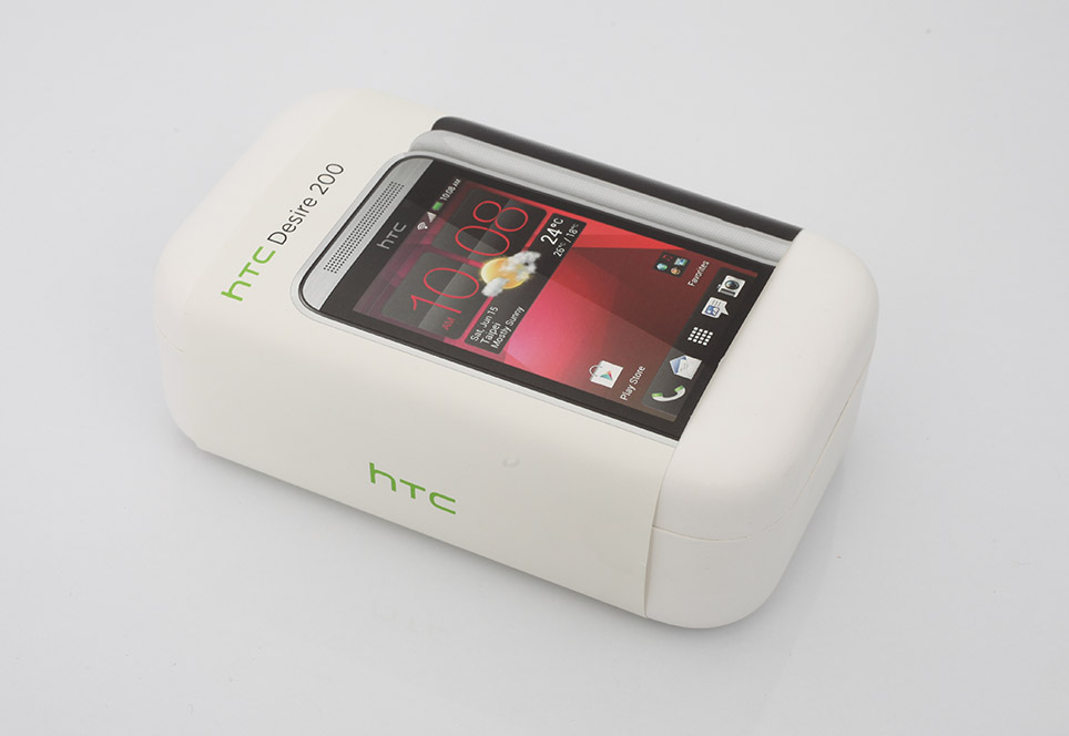 htc-desire-200-unboxing-pic1.jpg