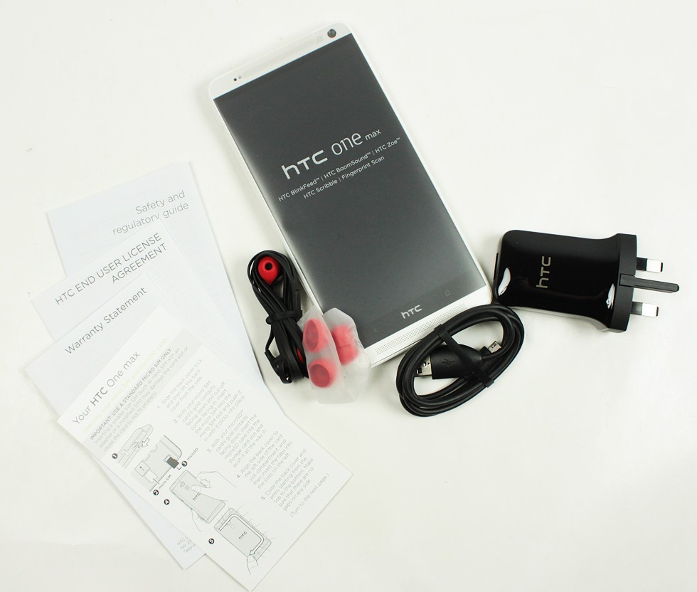 htc-one-max-unboxing-02.jpg
