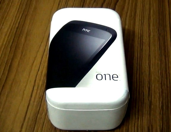 htc-one-s-unboxing.jpg