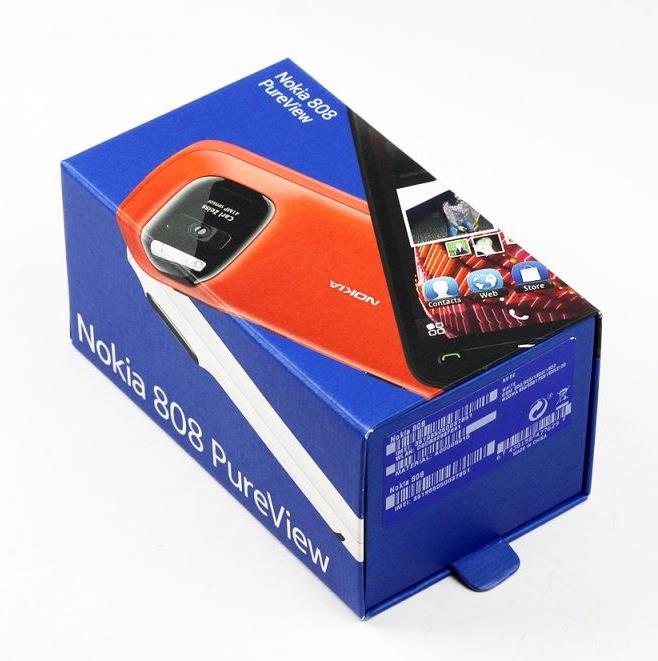 nokia-808-pureview-unboxing-02.jpg