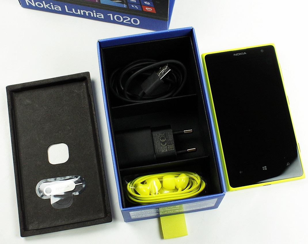 nokia-lumia-1020-unboxing-09.jpg