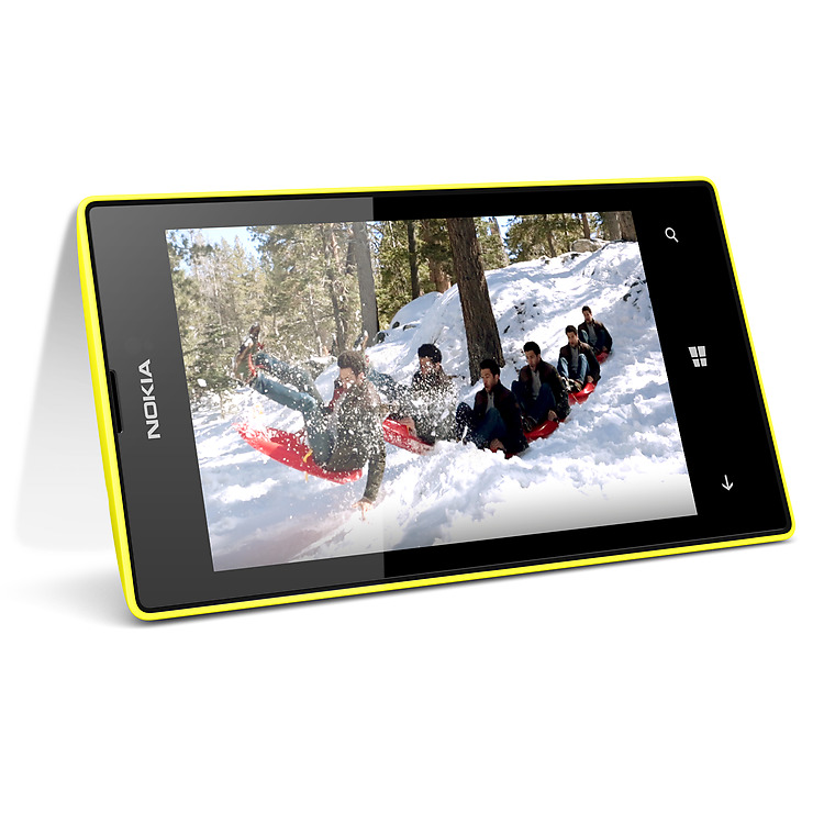 nokia-lumia-525-with-nokia-smart-cam.jpg