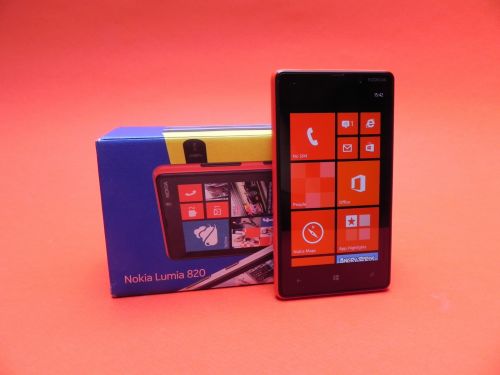 nokia-lumia-820-unboxing-500x375.jpg