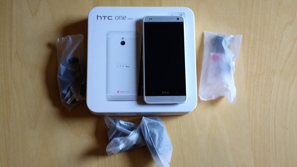 omio-htc-one-mini-hands-on-and-unboxing-0-1.jpg