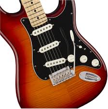 FENDER PLAYER