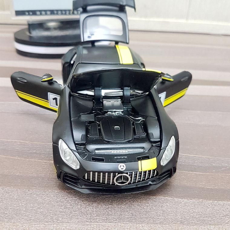 Diecast Mercedes